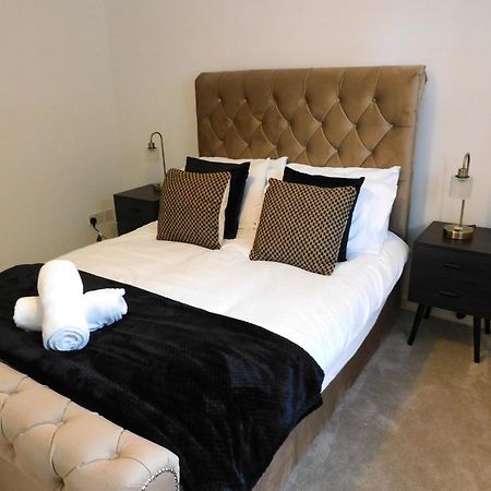 Fabulous 2 Bed Apt 10 Mins From City Centre กลาสโกว์ ภายนอก รูปภาพ