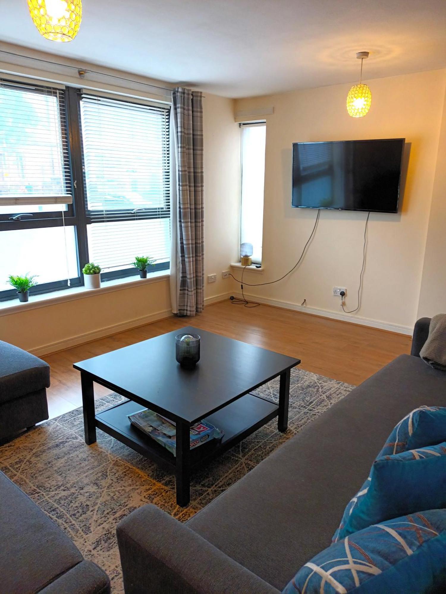 Fabulous 2 Bed Apt 10 Mins From City Centre กลาสโกว์ ภายนอก รูปภาพ
